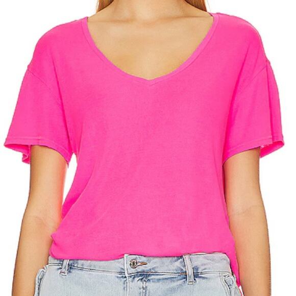 Chaser V Neck Tee‎ - Picture 1 of 9